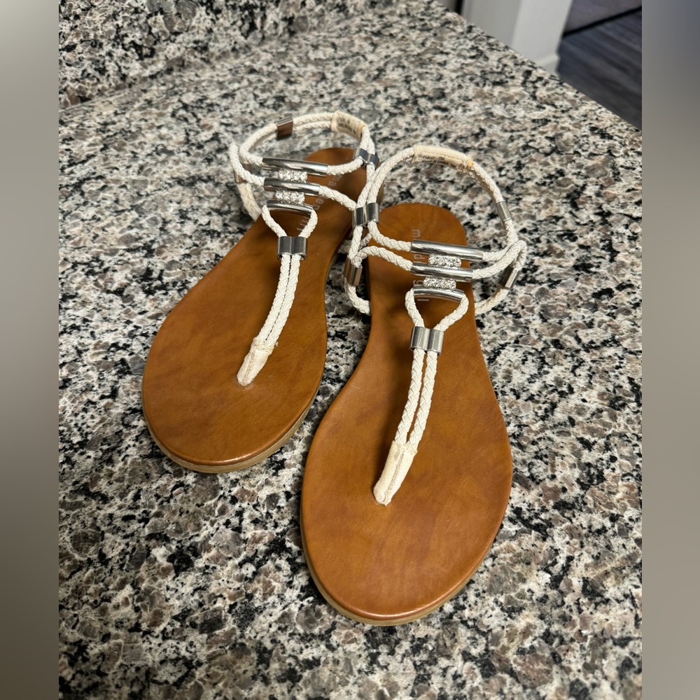 Madden Girl Flexii Sandal